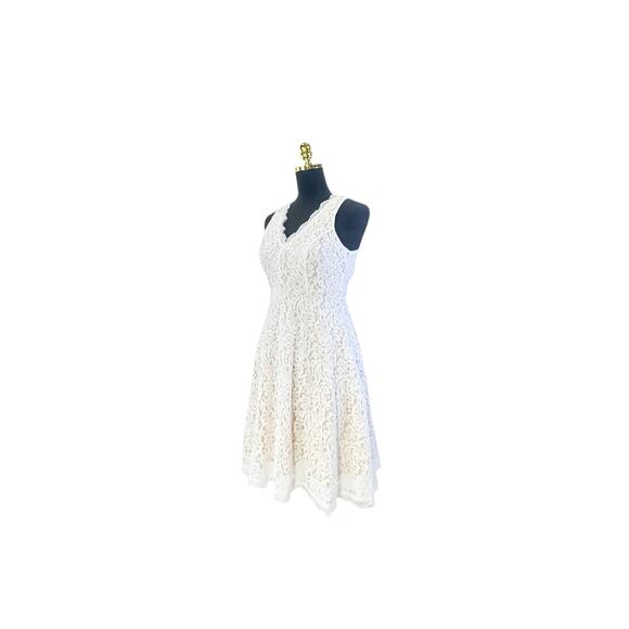 Soprano White Lace Overlay Sleeveless Sheath Dress - Small - Picture 3 of 9